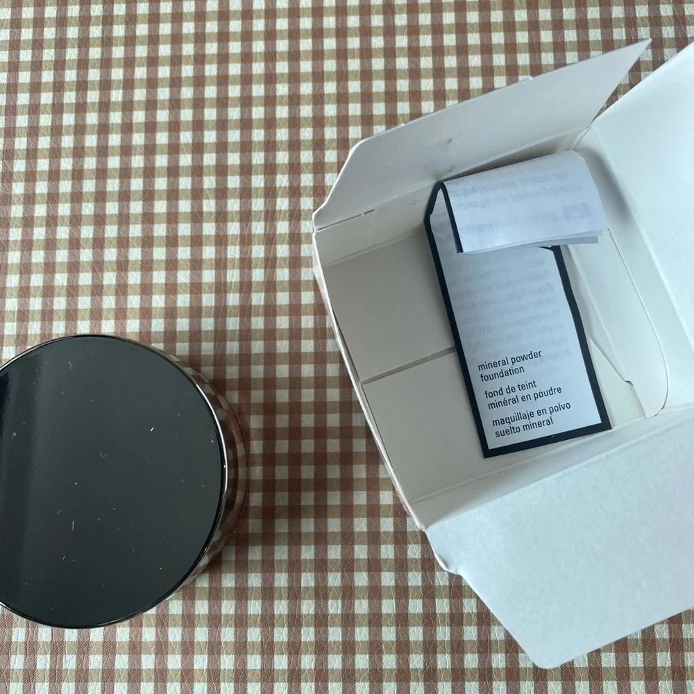 MARY KAY MINERAL POWDER FOUNDATION. BRONZE 4. DISCONTINUED. NEW